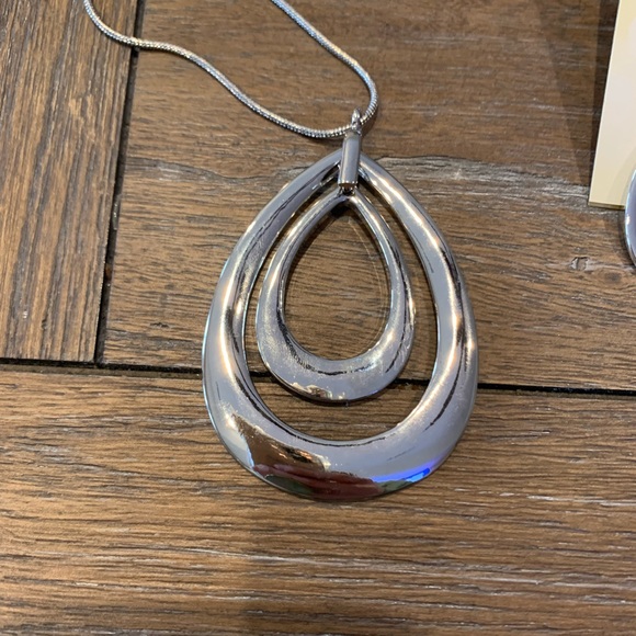 Erica Lyons necklace and earring set! Brand new! - Picture 5 of 7